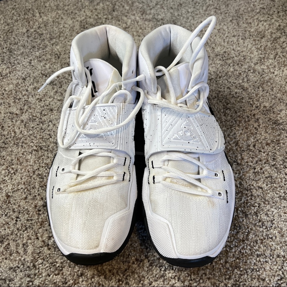 KYRIE 6 size 11.5 Nike